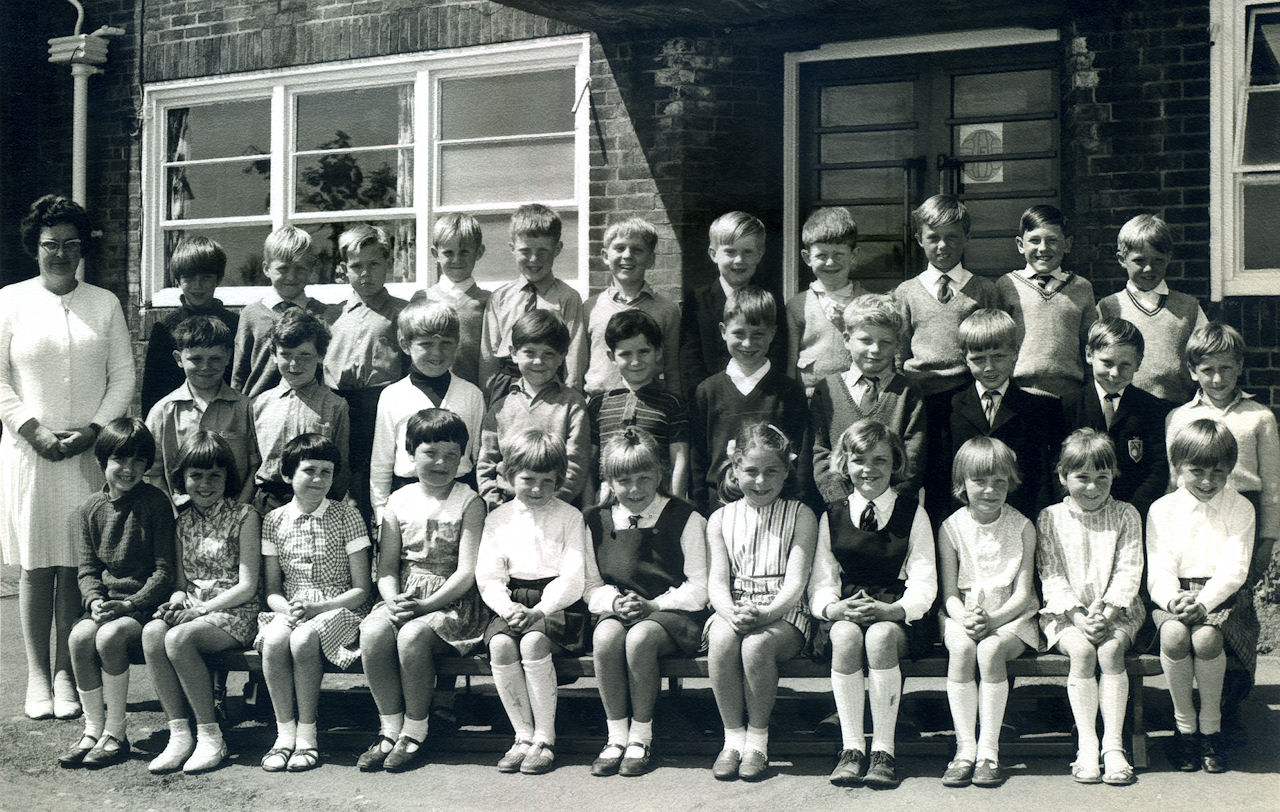 Withernsea Junior School 1968/69