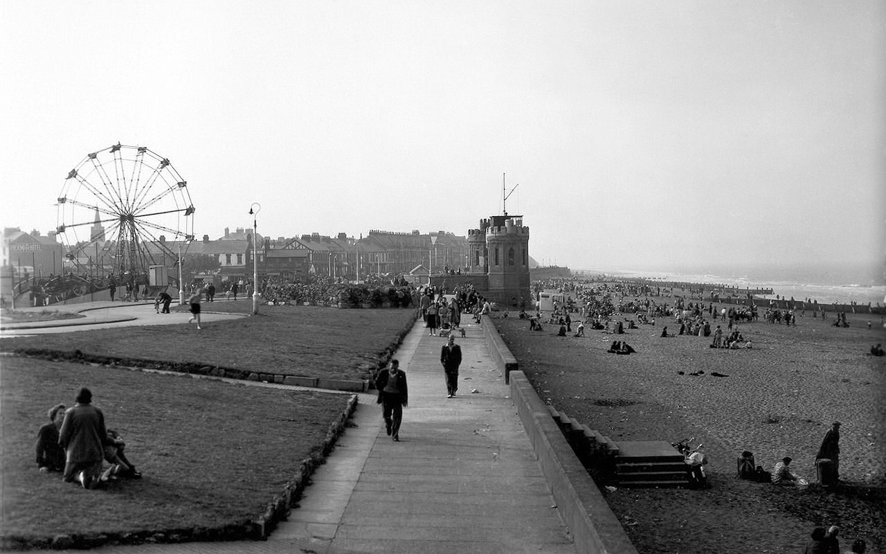 Central Promenade Withernsea 1950