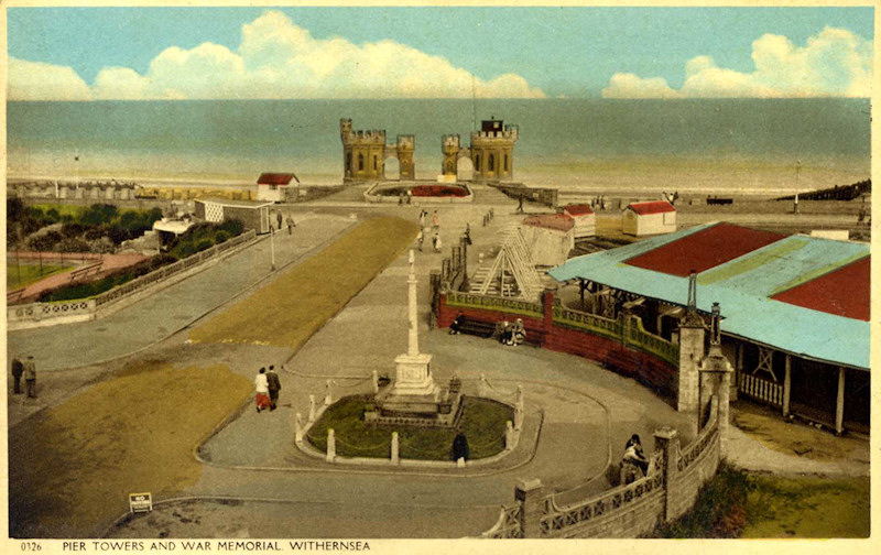 Pier Road and War Memorial